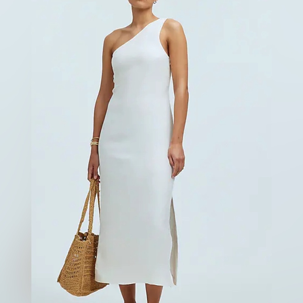 This is a new with tags one shoulder dress by Madewell. Size 4